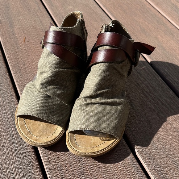 Blowfish Shoes - Blowfish Brown and Tan Sandals